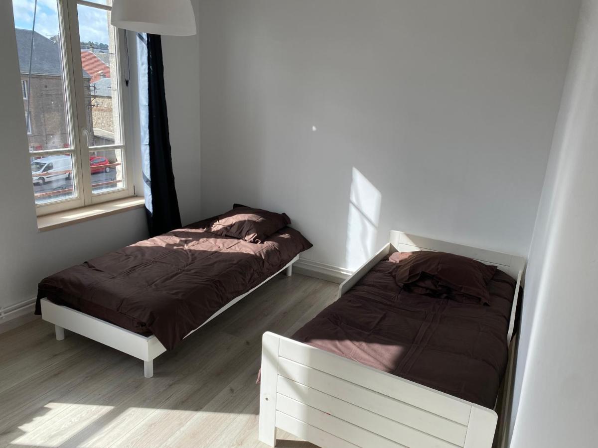 Joli Appartement Avec Parking Gratuit Sur Place Givet Exterior foto